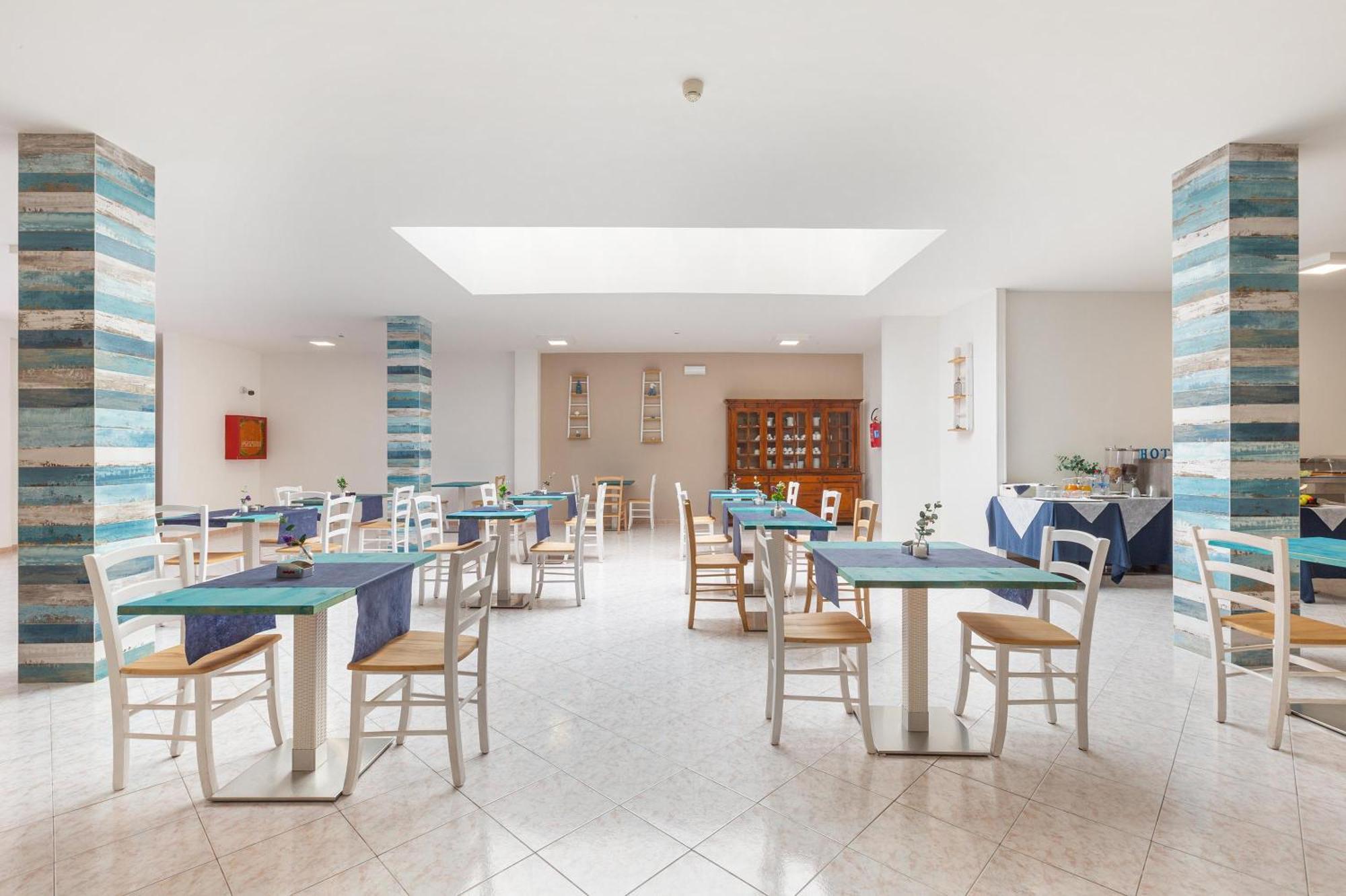 Hotel Il Riccio Порто-Чезарео Экстерьер фото