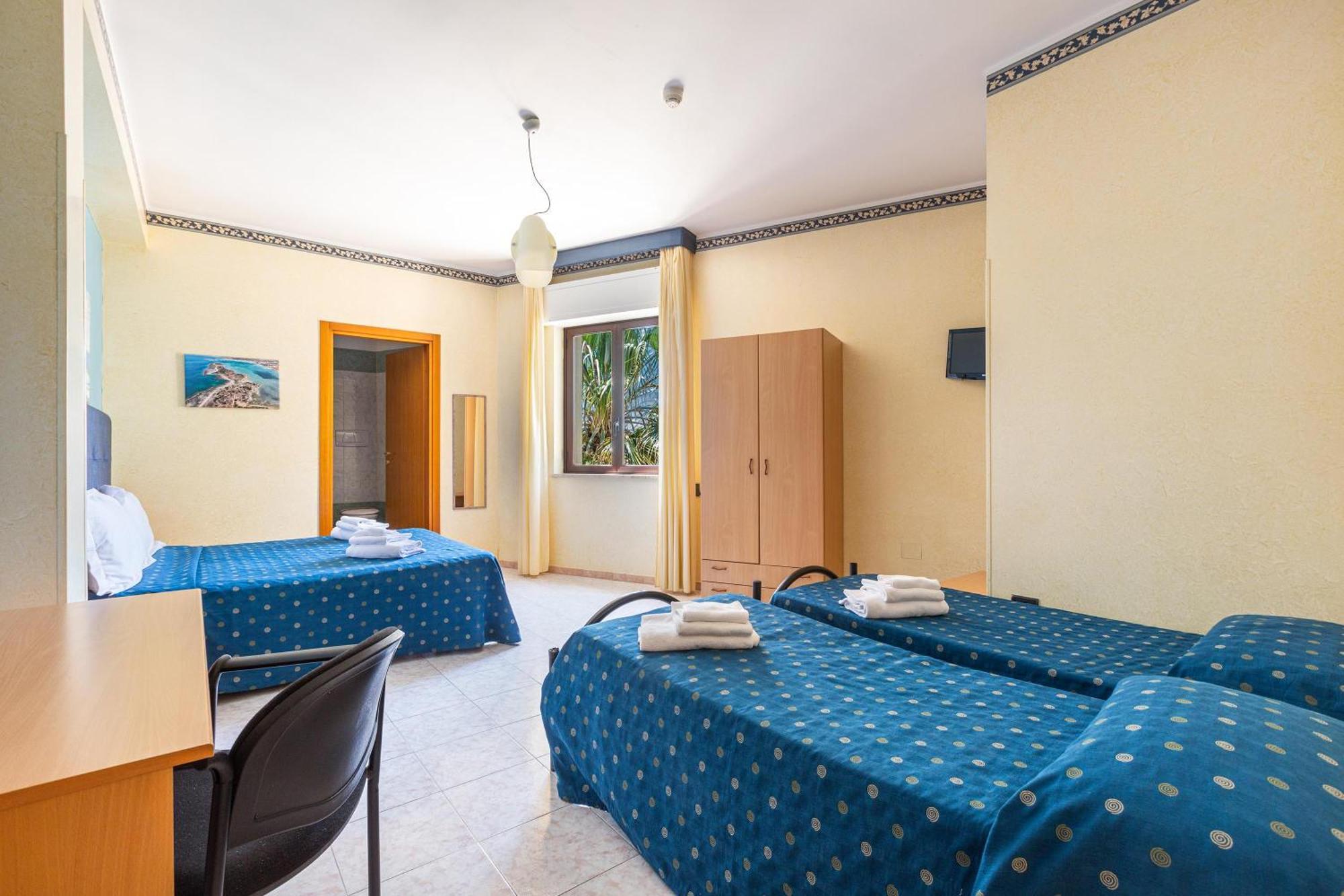 Hotel Il Riccio Порто-Чезарео Экстерьер фото