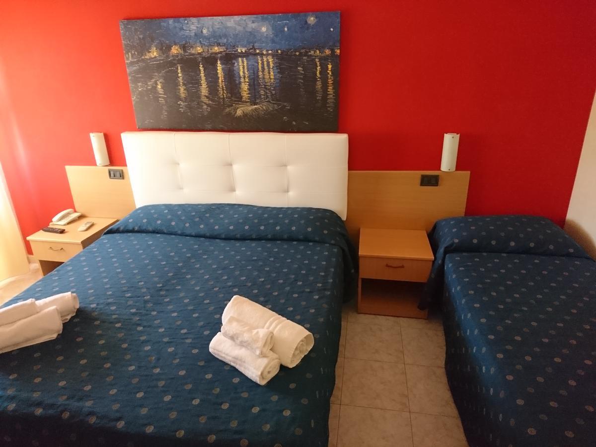Hotel Il Riccio Порто-Чезарео Экстерьер фото