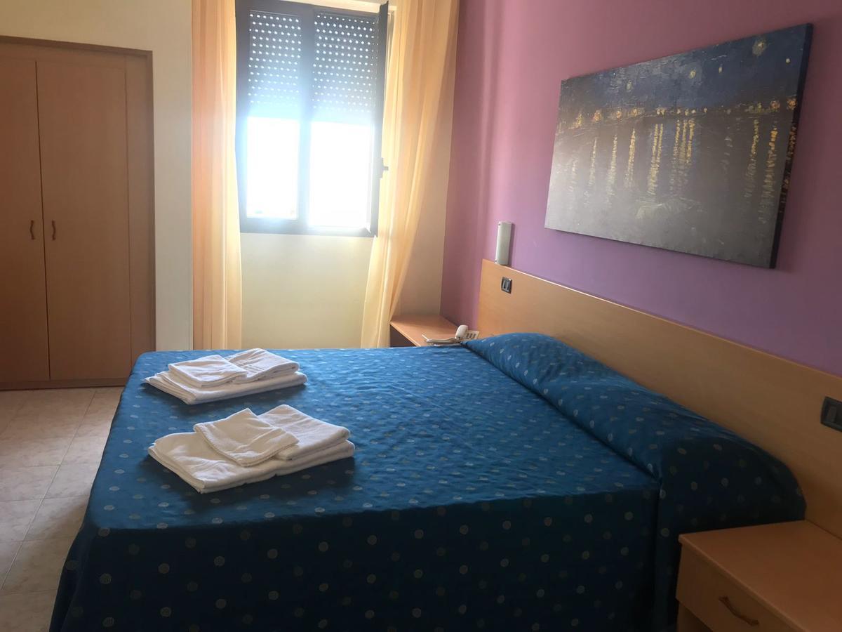 Hotel Il Riccio Порто-Чезарео Экстерьер фото