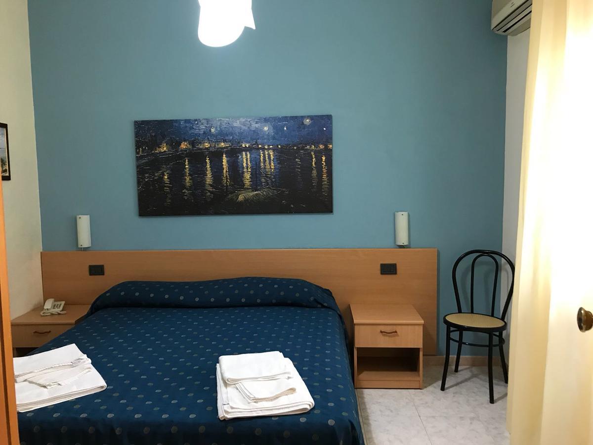 Hotel Il Riccio Порто-Чезарео Экстерьер фото