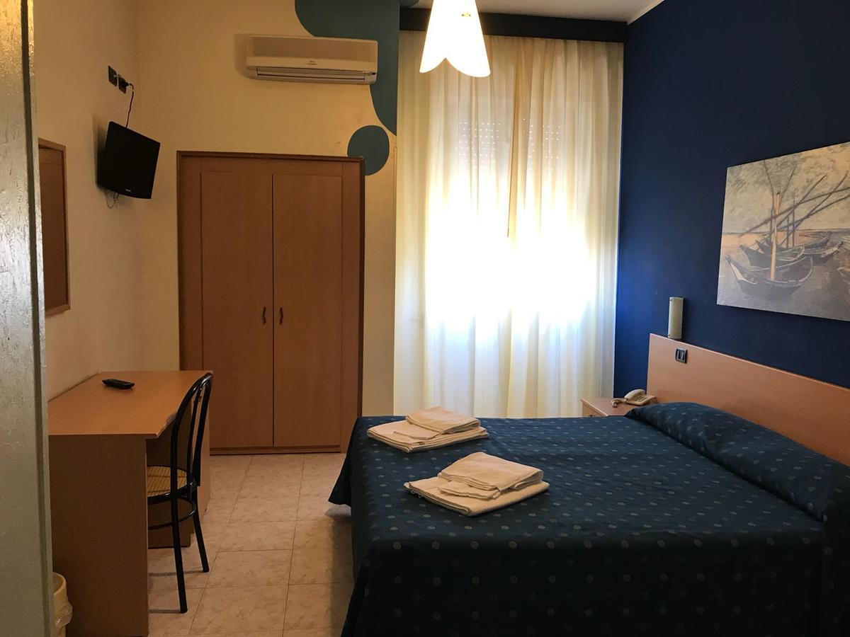Hotel Il Riccio Порто-Чезарео Экстерьер фото