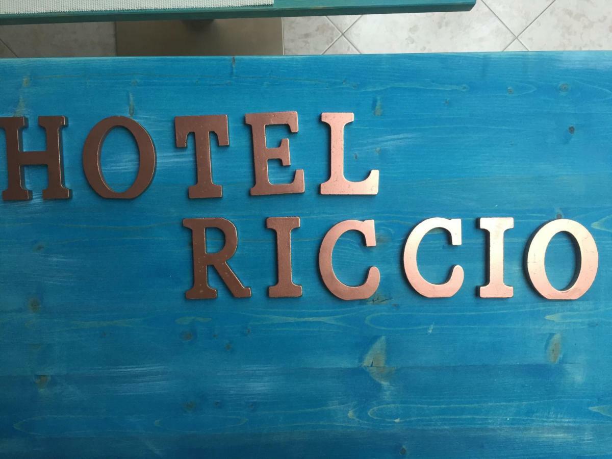 Hotel Il Riccio Порто-Чезарео Экстерьер фото